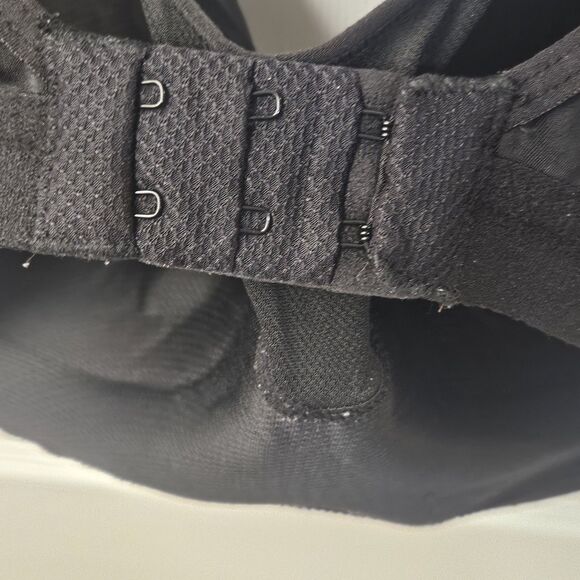 AVIA Max Support Wicking Underwire Sports Bra Size 40DD Molded Supportive Gym - Picture 5 of 9